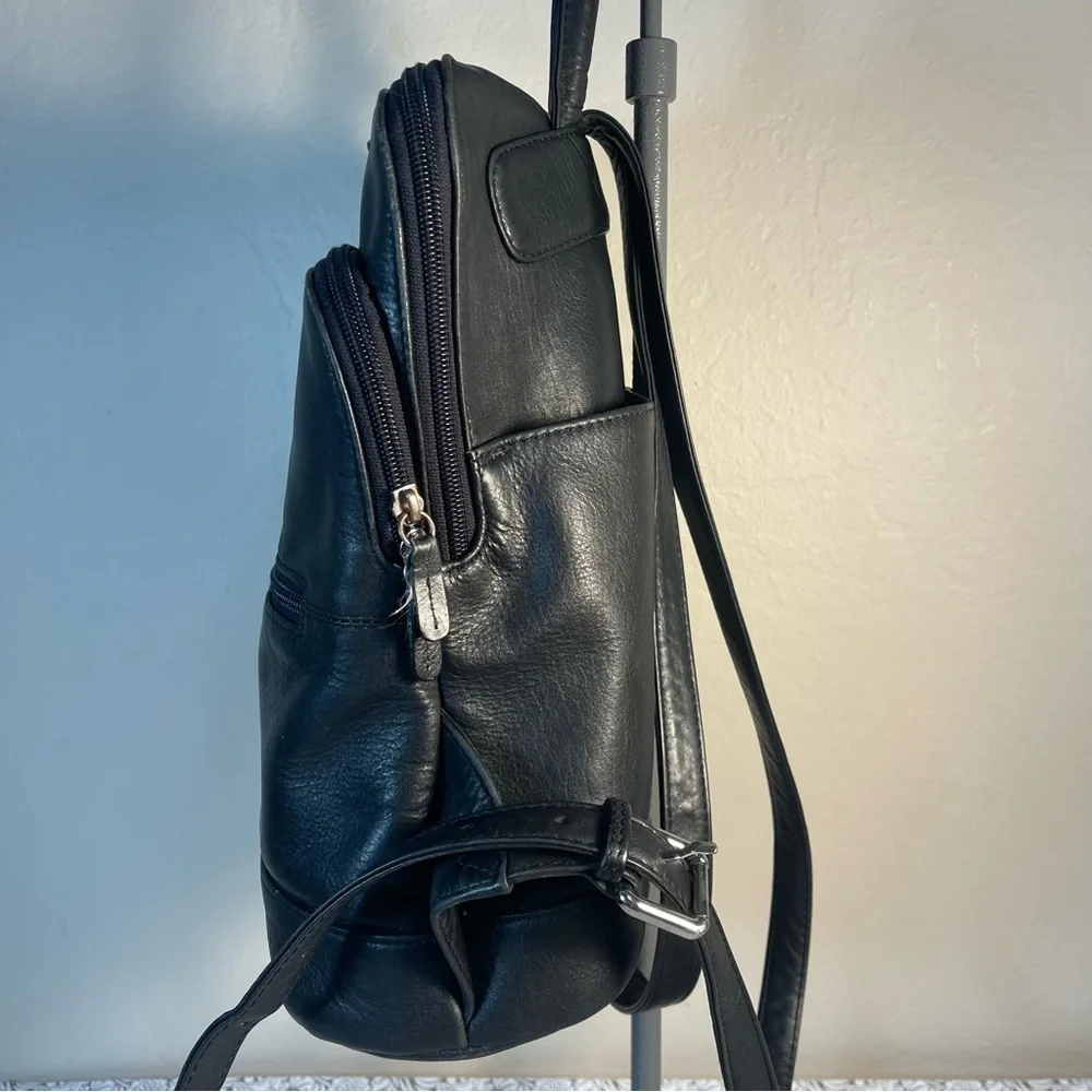 ili New York Black Leather Backpack Adjustable Strap Travel Work Bag Organizer